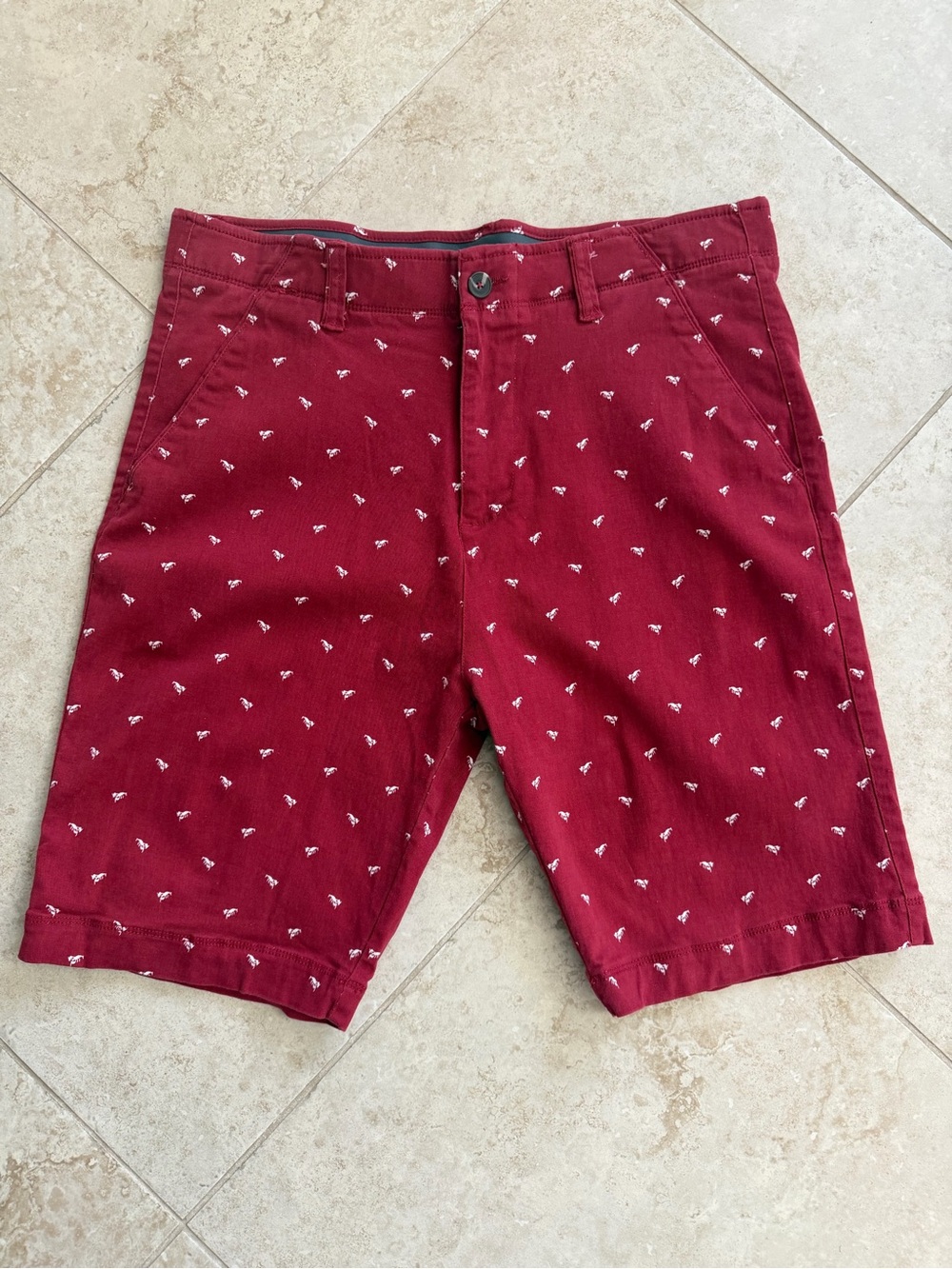 PLUGG Men’s Size 34 Burgundy Horse Print Stretch Chino Shorts